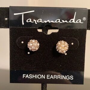 Taramanda Gold Pearl Cluster Earrings